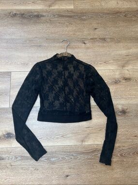 Lace layering half tee